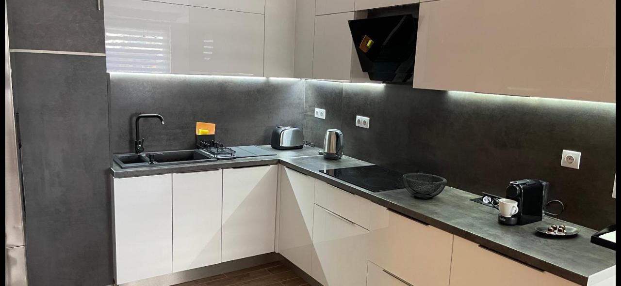 N.Cristian Apartment Будапеща Екстериор снимка